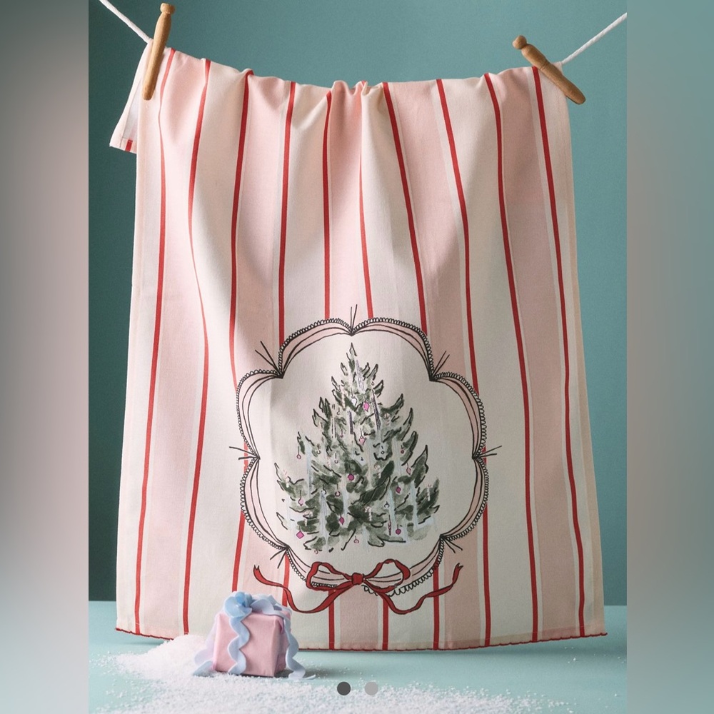 NWT Anthropologie Picture Perfect Tree Dish Towel in Pink.